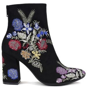 Olivia Miller Springfield bootie size 9